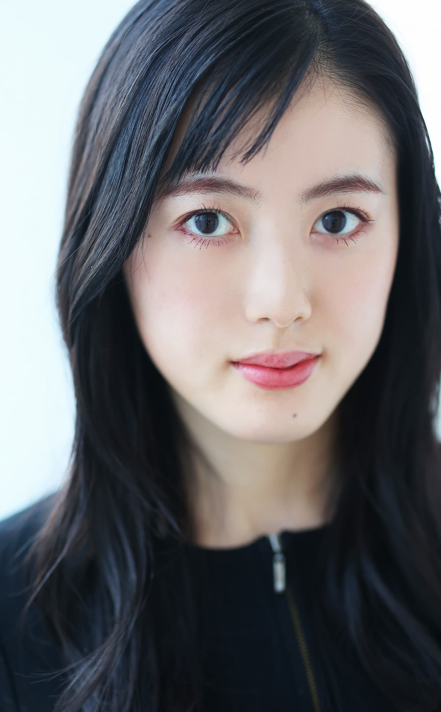 越村　麻里
